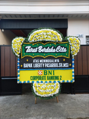 Papan Bunga Duka di Muara Batu